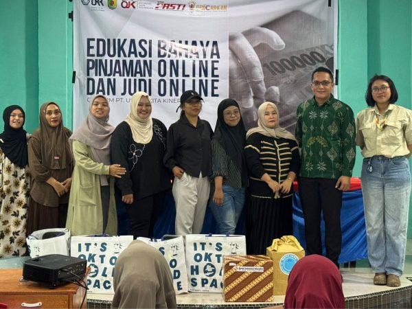 Edukasi Bahaya Pinjol dan Judol, PT UKK Hadir di Desa Ganda-Ganda