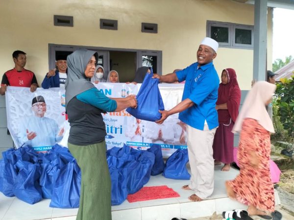Momentum Ramadhan, DPD PAN Morut Solid dan Peduli Bagikan 500 Paket Sembako untuk Warga